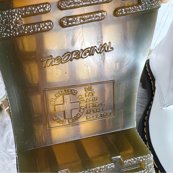 New Dr. Martens 101 YS Yellow Stitch Smooth Leather Ankle Boots - Picture 11 of 12